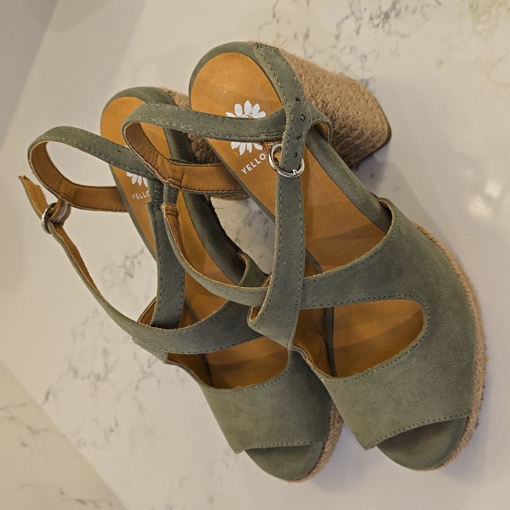 Yellow box Women's Sage Green Amarie Suede Platform Sandals Shoes Size US 6.5 M